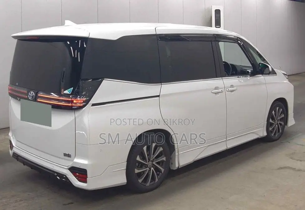 Toyota Voxy Hybrid SZ Pearl New 2022