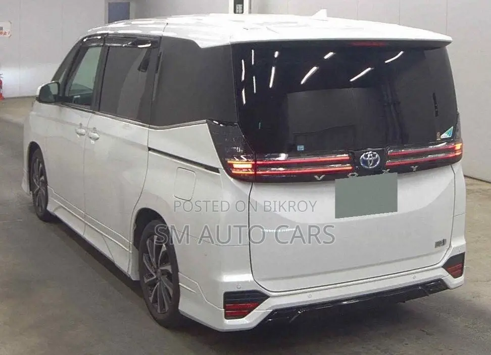 Toyota Voxy Hybrid SZ Pearl New 2022