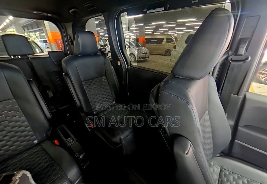 Toyota Voxy Hybrid SZ Pearl New 2022