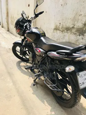 Bajaj Discover 100 . 2015