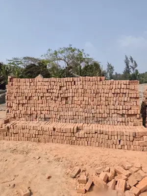 সরাসরি ভাটা থেকে উন্নত মানের ইট সরবরাহ করা হয়