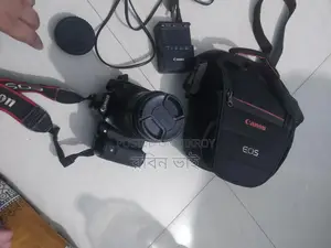 Urgent Sell – Canon 70D DSLR with 55-250mm Zoom Lens