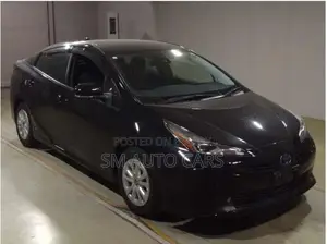 Toyota Prius S Black 4 point 2021
