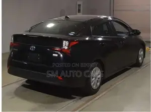 Toyota Prius S Black 4 point 2021