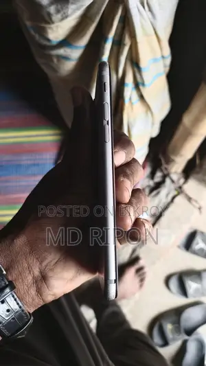 Apple iPhone 6 . (Used)