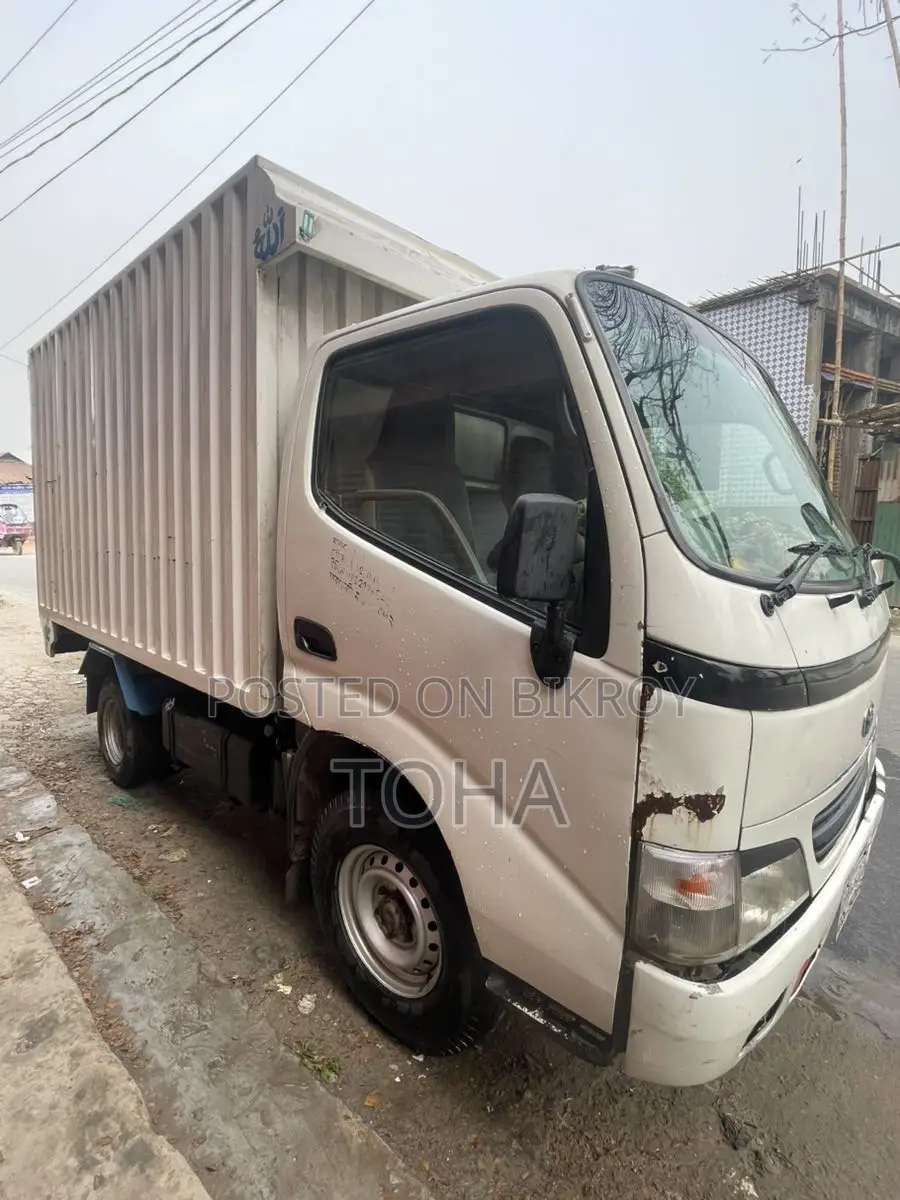Toyota DYNA vans 2002