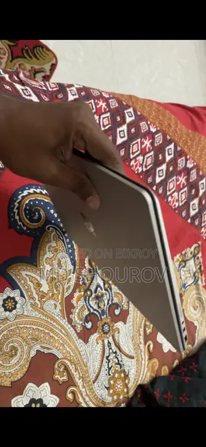 Microsoft Surface Laptop 2 জরুরি ভিত্তিতে বিক্রি হবে, ফুল ফ্রেশ কন্ডিশন