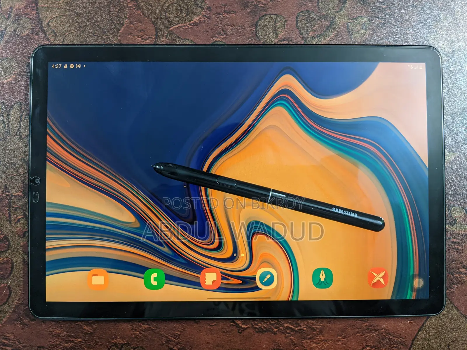 Samsung Tab S4 (wifi + LTE) 4/256GB with pen for sell.