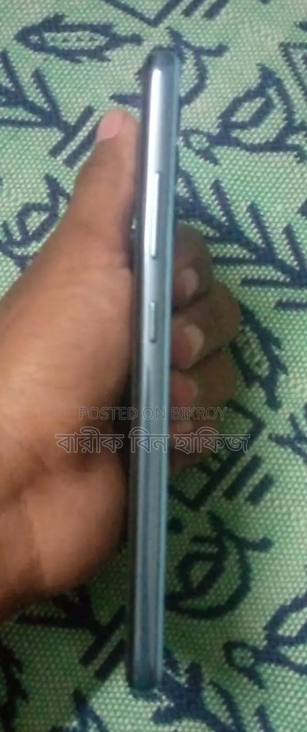 Samsung Galaxy A32 . (Used)