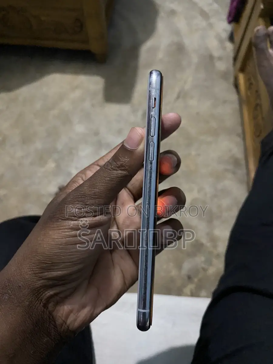 Apple iPhone X (Used)