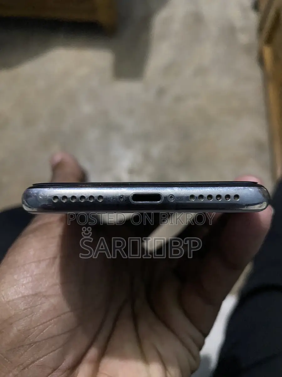 Apple iPhone X (Used)
