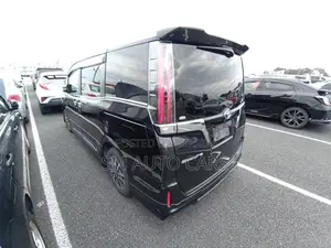 Toyota Esquire Non Hybrid Gi Black 2020