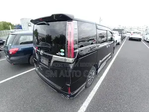 Toyota Esquire Non Hybrid Gi Black 2020
