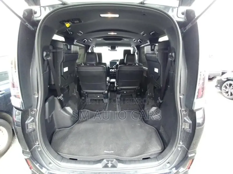 Toyota Esquire Non Hybrid Gi Black 2020