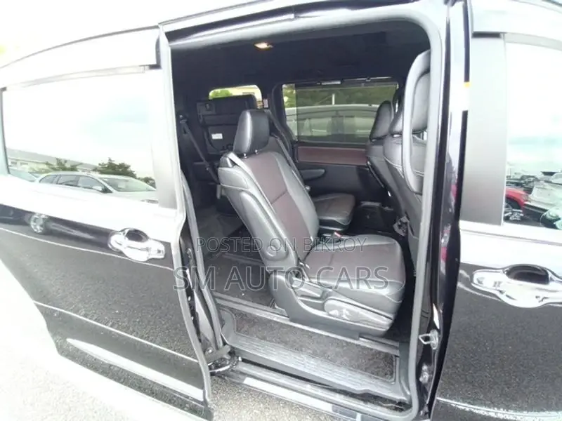 Toyota Esquire Non Hybrid Gi Black 2020