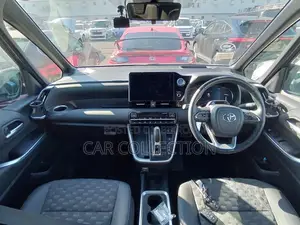 Toyota Voxy SZ 2022