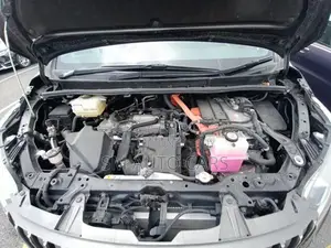 Toyota Esquire Hybrid Gi Premium 2021