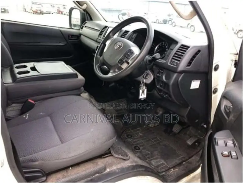 Toyota Hiace GL PACKAGE DUAL A/C 2021