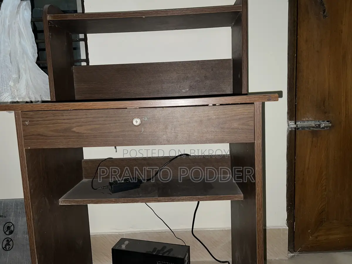 Regal Study Table