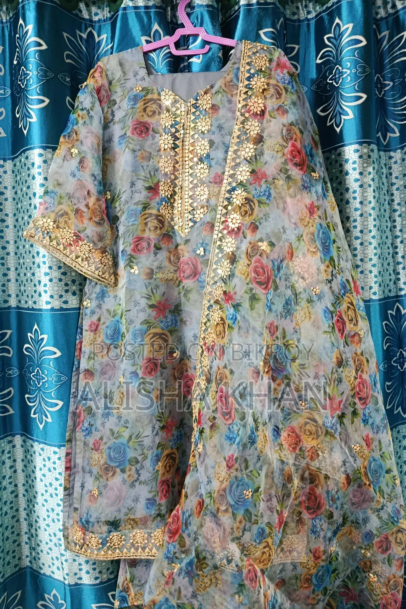 Selling Ready-made Indian Three-Piece Set.
