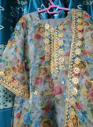 Selling Ready-made Indian Three-Piece Set.