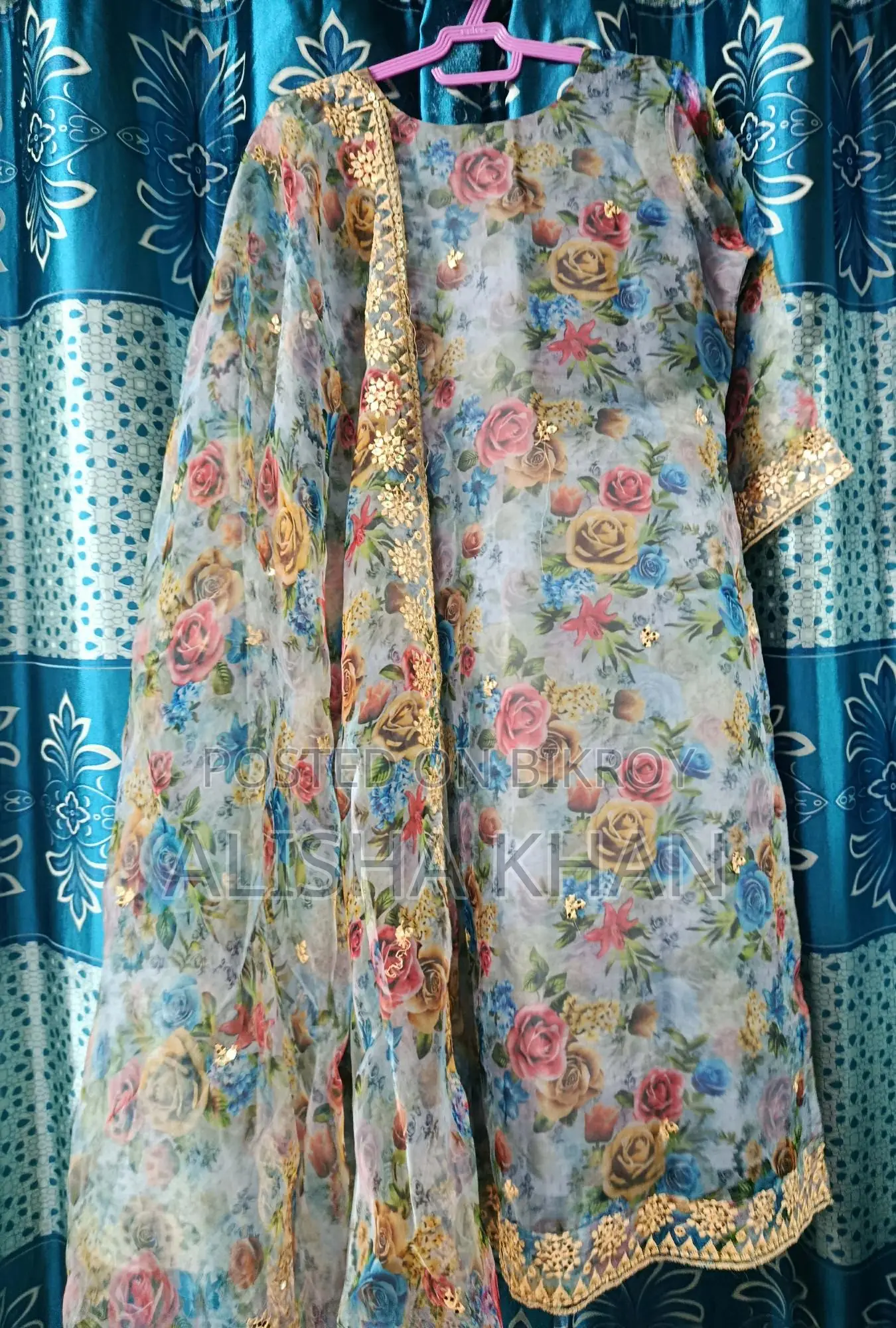 Selling Ready-made Indian Three-Piece Set.