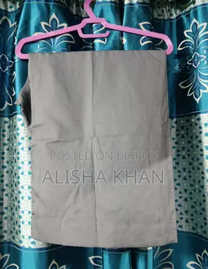 Selling Ready-made Indian Three-Piece Set.