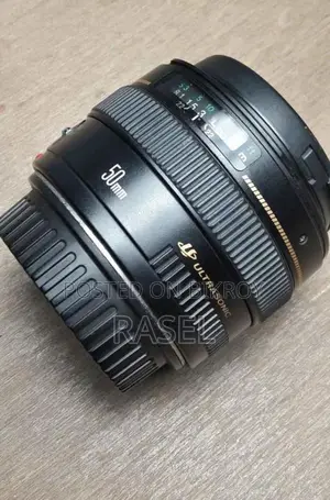 Cannon 50 mm, f 1.4 (professional)