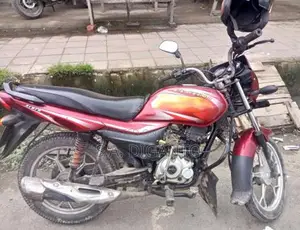 Bajaj Platina 100 . 2018