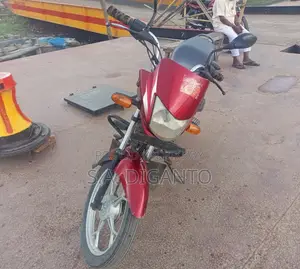 Bajaj Platina 100 . 2018