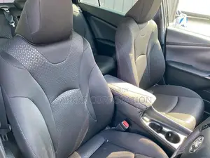 Toyota Prius S Safety Plus 2021