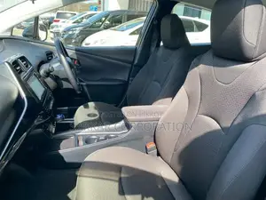 Toyota Prius S Safety Plus 2021