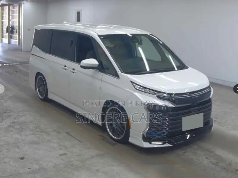 Toyota Voxy SZ HYB GR EDITION 2023