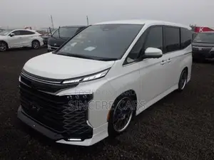 Toyota Voxy SZ HYB GR EDITION 2023