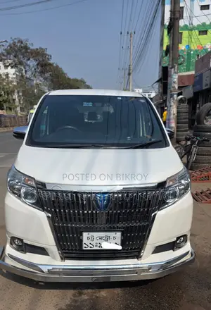 Toyota Esquire hybrid 2017