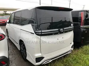 Toyota Voxy S-Z Hybrid Pearl2022 2022