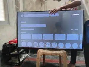 ফ্রেমলেস গুগল টিভি ৪৩"