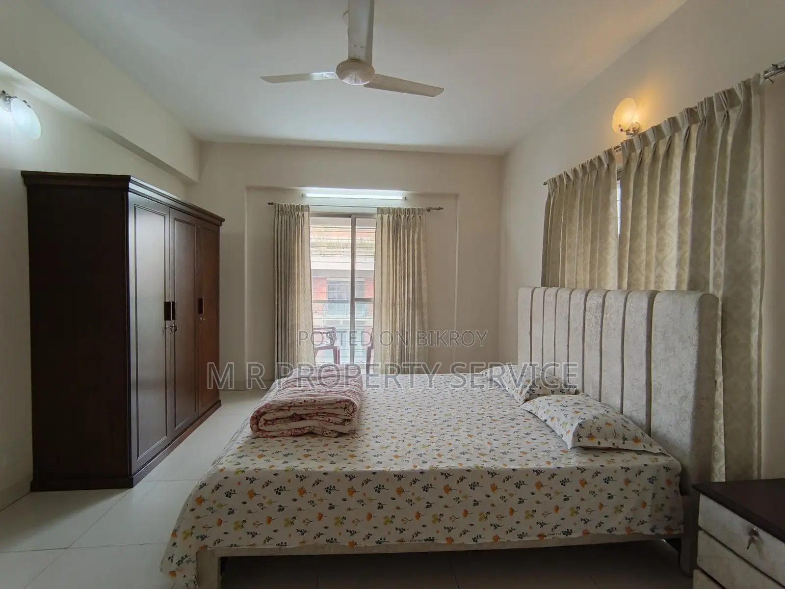 Gulshan-1 Exclusive Top Floor Fully Furnished Apartment Rent