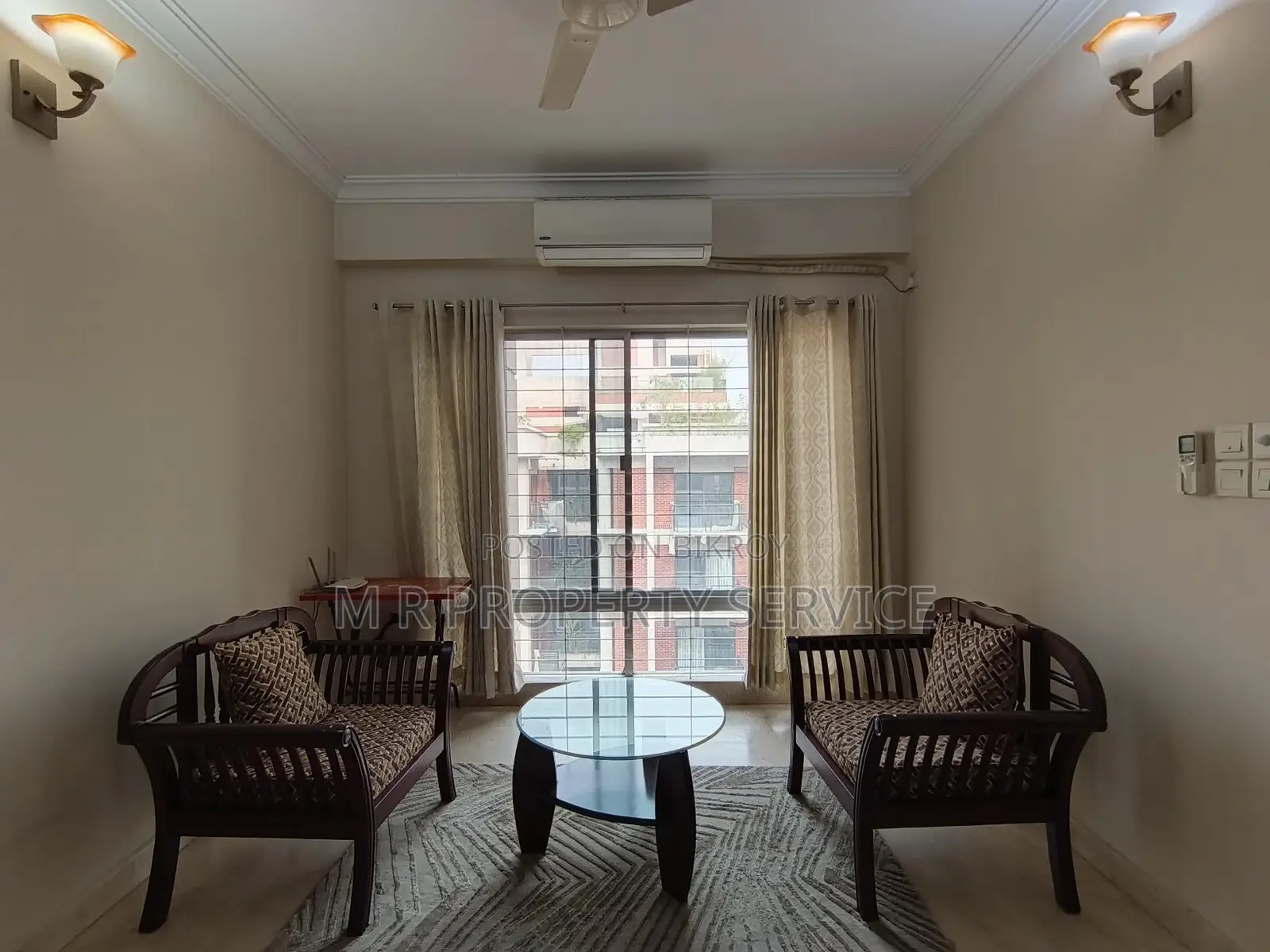 Gulshan-1 Exclusive Top Floor Fully Furnished Apartment Rent