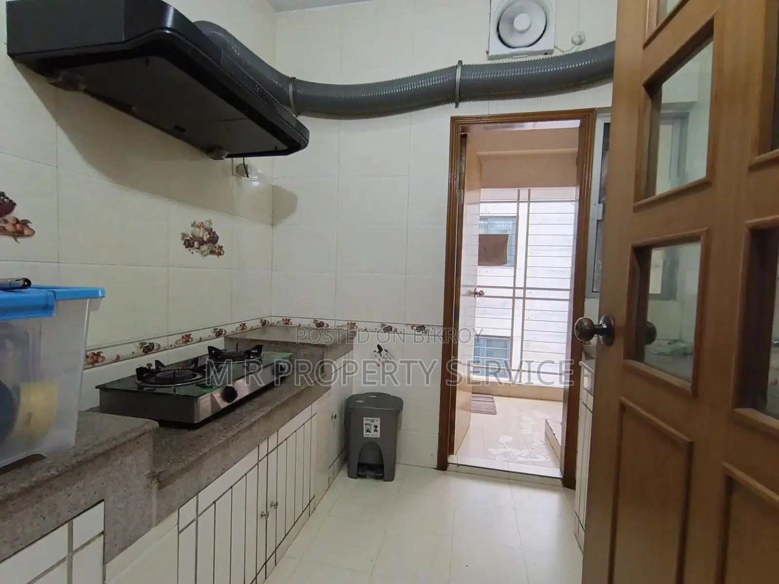 Gulshan-1 Exclusive Top Floor Fully Furnished Apartment Rent