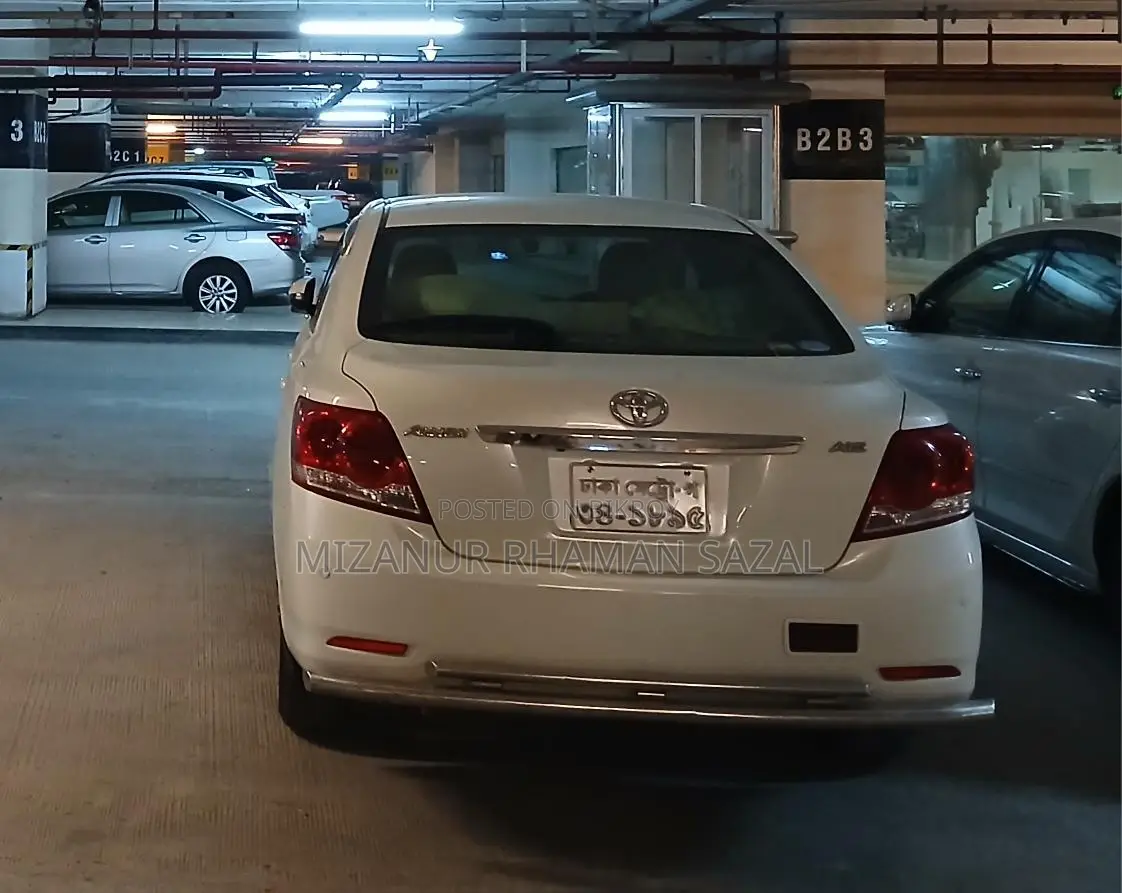 Toyota Allion . 2015