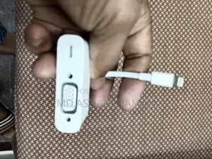 Lightning to VGA adapter (iPhone,Mac,iPad)