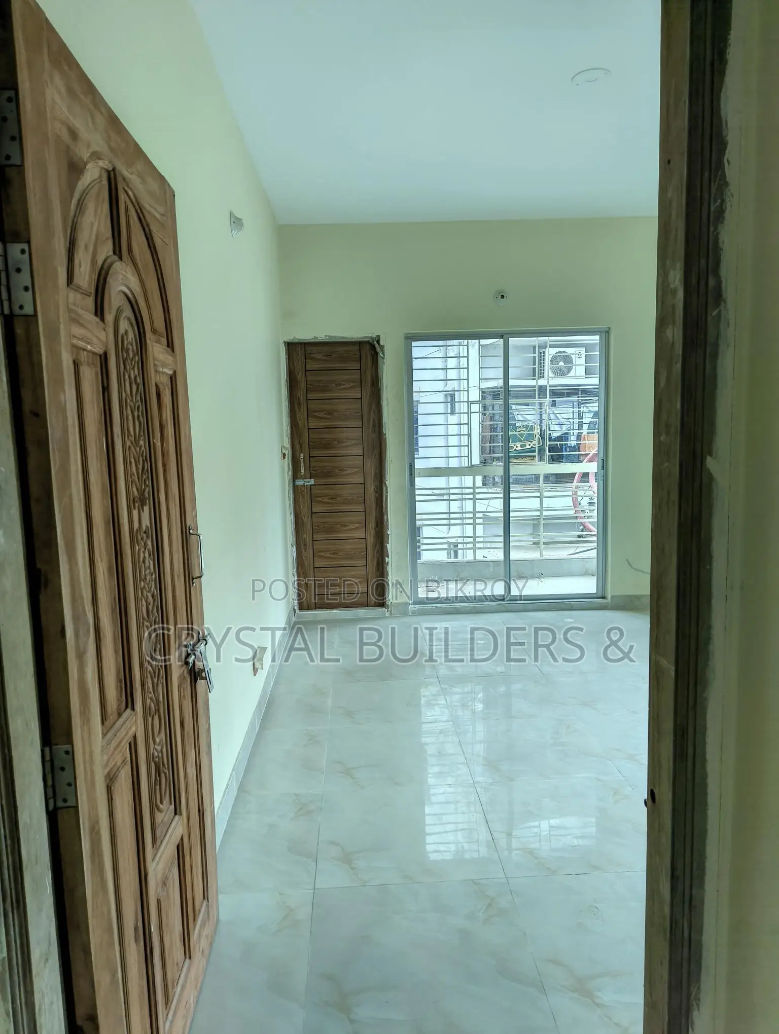 Own a luxurious ready flat at an incredible price.