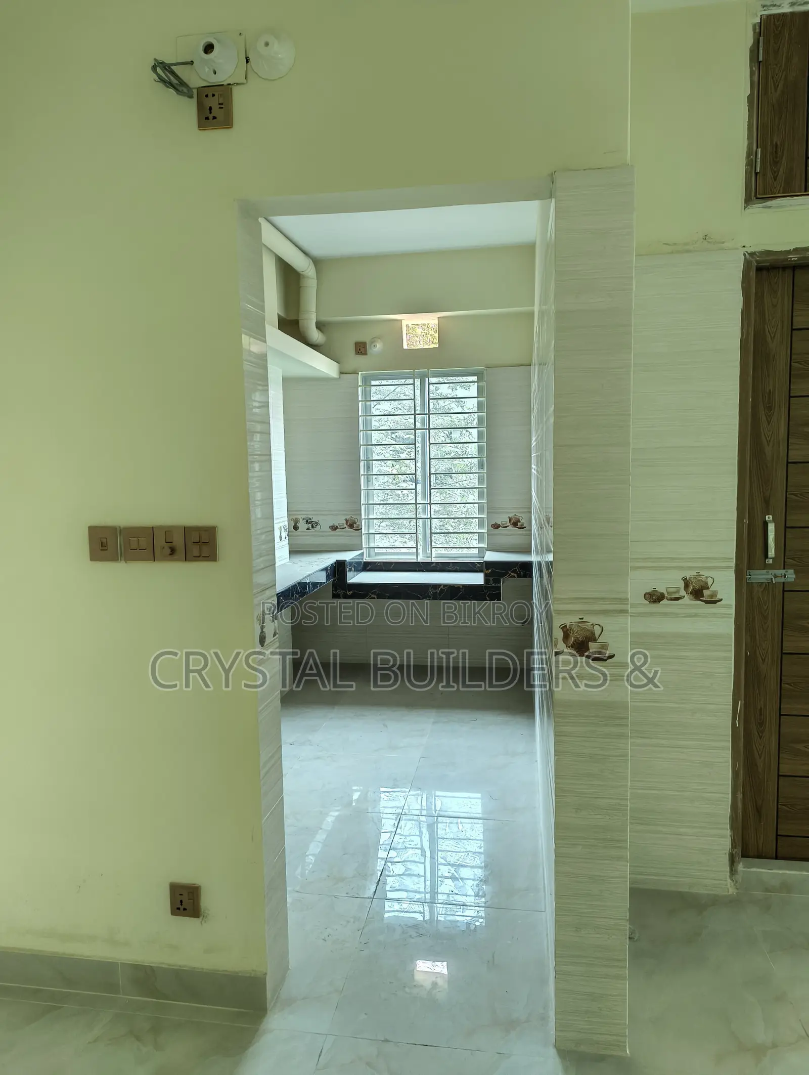 Own a luxurious ready flat at an incredible price.
