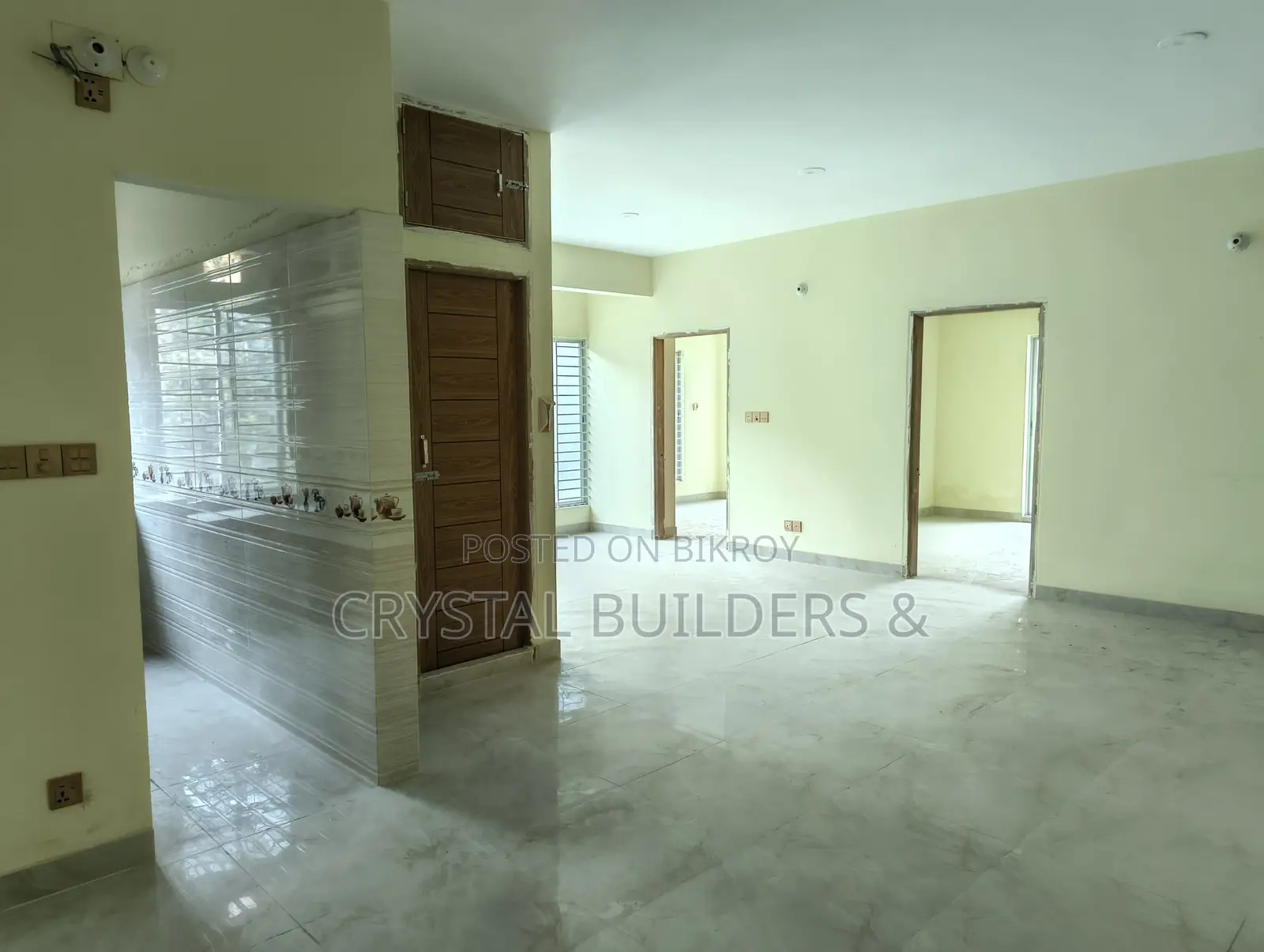 Own a luxurious ready flat at an incredible price.