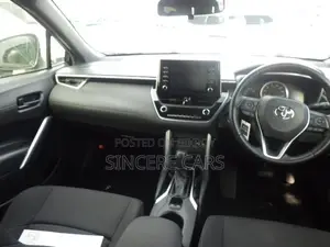 Toyota Corolla Cross G PKG HARDTOP 4POINT 2022