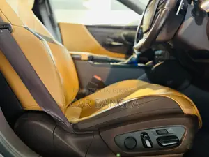 লেক্সাস ইএস ৩০০এইচ রেডি শোরুম ২০২০