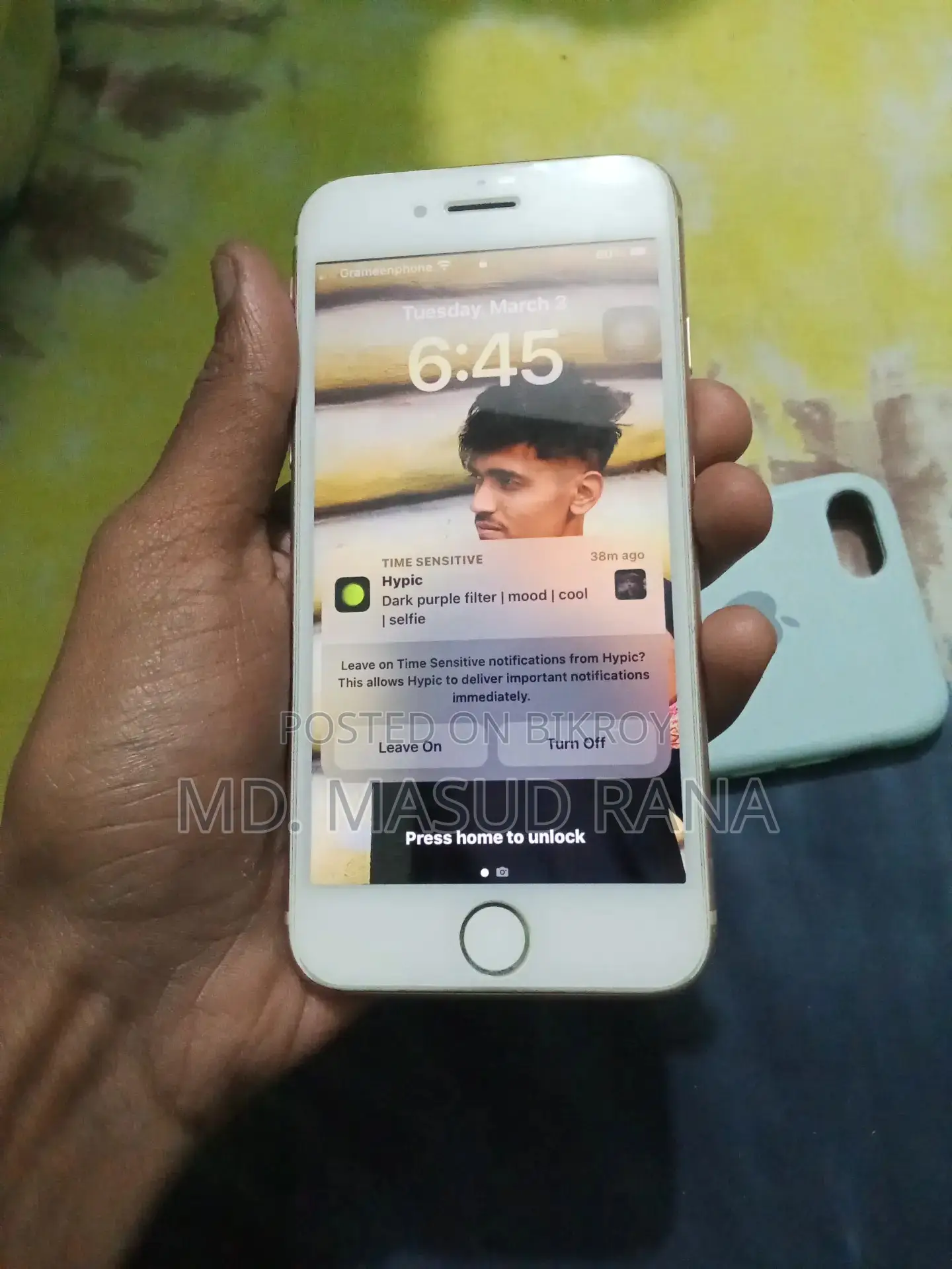 Apple iPhone 8 (Used)
