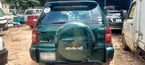 Toyota RAV4 green 2004