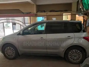 Toyota ist 2004